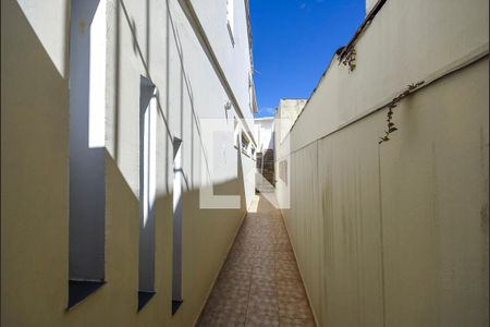 Casa à venda com 172m², 2 quartos e 2 vagas Casa à venda com 172m², 2 quartos e 2 vagasCorredor