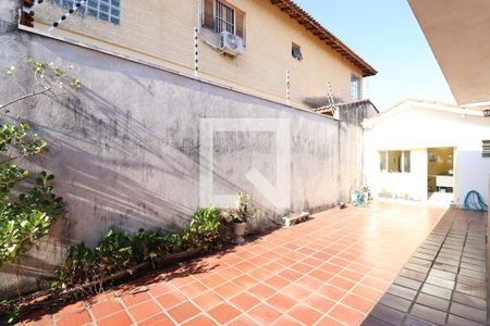 Casa à venda com 300m², 3 quartos e 5 vagasQuintal