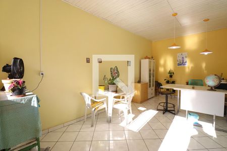 Casa à venda com 300m², 3 quartos e 5 vagasEscritório