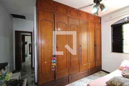 Casa à venda com 260m², 5 quartos e 2 vagasSuíte 2