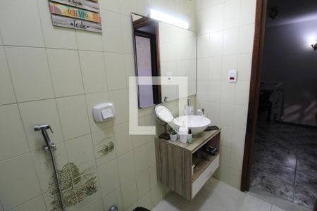 Casa à venda com 260m², 5 quartos e 2 vagasBanheiro do corredor