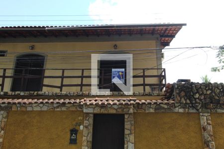 Casa à venda com 260m², 5 quartos e 2 vagasPlaca