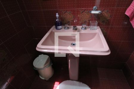 Casa à venda com 260m², 5 quartos e 2 vagasLavabo