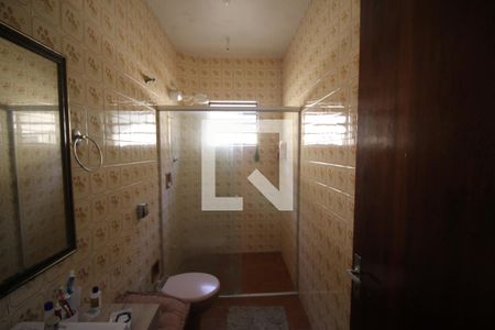 Casa à venda com 140m², 3 quartos e 2 vagasBanheiro