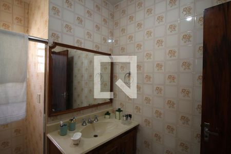 Casa à venda com 140m², 3 quartos e 2 vagasBanheiro da Suíte 1