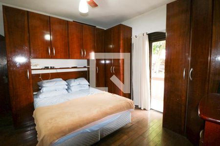 Casa à venda com 220m², 3 quartos e 1 vaga Casa à venda com 220m², 3 quartos e 1 vagaSuíte