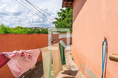 Casa à venda com 137m², 2 quartos e 2 vagas Casa à venda com 137m², 2 quartos e 2 vagasQuintal