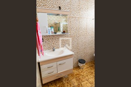 Casa à venda com 137m², 2 quartos e 2 vagas Casa à venda com 137m², 2 quartos e 2 vagasBanheiro