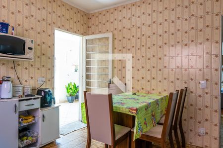 Casa à venda com 137m², 2 quartos e 2 vagas Casa à venda com 137m², 2 quartos e 2 vagasCozinha