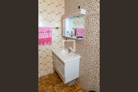 Casa à venda com 137m², 2 quartos e 2 vagas Casa à venda com 137m², 2 quartos e 2 vagasBanheiro