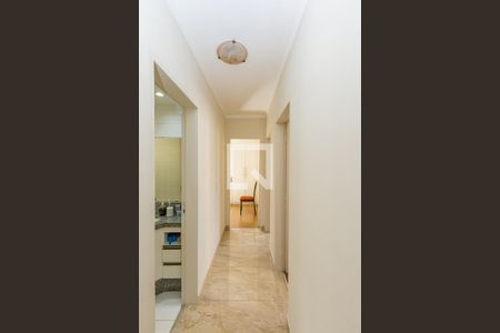 Apartamento à venda com 238m², 5 quartos e 3 vagas Apartamento à venda com 238m², 5 quartos e 3 vagasCorredor