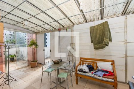 Apartamento à venda com 238m², 5 quartos e 3 vagas Apartamento à venda com 238m², 5 quartos e 3 vagasVaranda