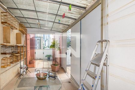 Apartamento à venda com 238m², 5 quartos e 3 vagas Apartamento à venda com 238m², 5 quartos e 3 vagasVaranda