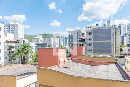 Apartamento à venda com 238m², 5 quartos e 3 vagas Apartamento à venda com 238m², 5 quartos e 3 vagasVaranda da Sala