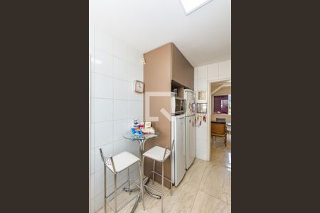 Apartamento à venda com 238m², 5 quartos e 3 vagas Apartamento à venda com 238m², 5 quartos e 3 vagasCozinha