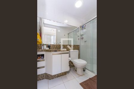 Apartamento à venda com 238m², 5 quartos e 3 vagas Apartamento à venda com 238m², 5 quartos e 3 vagasBanheiro da Suíte 1