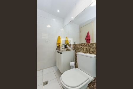 Apartamento à venda com 238m², 5 quartos e 3 vagas Apartamento à venda com 238m², 5 quartos e 3 vagasBanheiro da Suíte 1