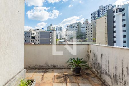 Apartamento à venda com 238m², 5 quartos e 3 vagas Apartamento à venda com 238m², 5 quartos e 3 vagasVaranda