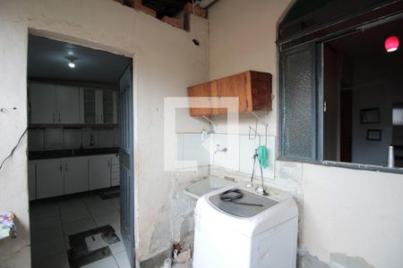 Casa à venda com 65m², 2 quartos e 1 vagaÁrea de Serviço