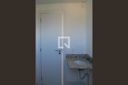 Banheiro de apartamento à venda com 1 quarto, 40m² em Partenon, Porto Alegre