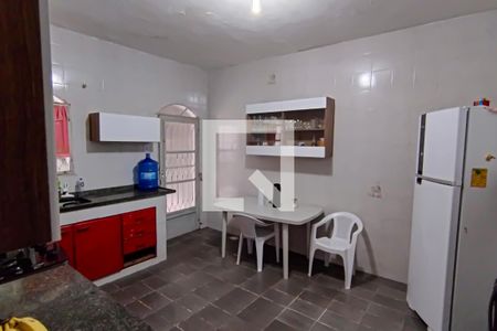Casa à venda com 179m², 3 quartos e 3 vagascozinha