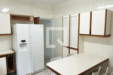 Casa à venda com 150m², 3 quartos e 2 vagascozinha