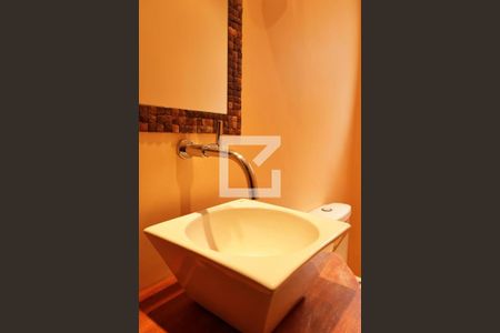 Casa à venda com 150m², 3 quartos e 2 vagasBanheiro