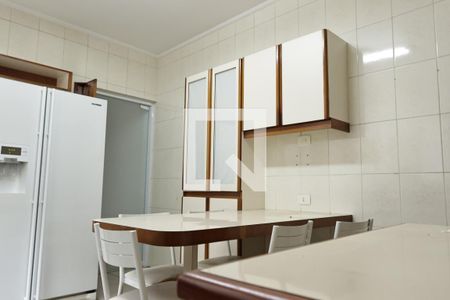 Casa à venda com 150m², 3 quartos e 2 vagascozinha