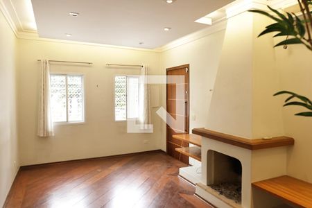 Casa à venda com 150m², 3 quartos e 2 vagassala