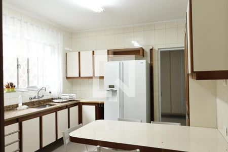 Casa à venda com 150m², 3 quartos e 2 vagascozinha