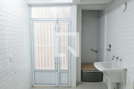 Casa à venda com 150m², 3 quartos e 2 vagaslavanderia