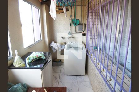 Casa à venda com 240m², 4 quartos e 1 vagaLavanderia