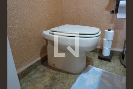 Casa à venda com 240m², 4 quartos e 1 vagaBanheiro Social - Privada