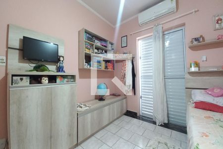 Casa à venda com 220m², 4 quartos e 3 vagasQuarto 2 