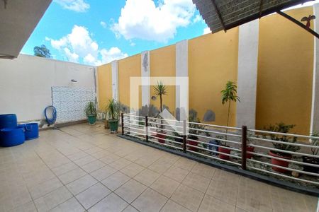 Casa à venda com 220m², 4 quartos e 3 vagasQuintal 