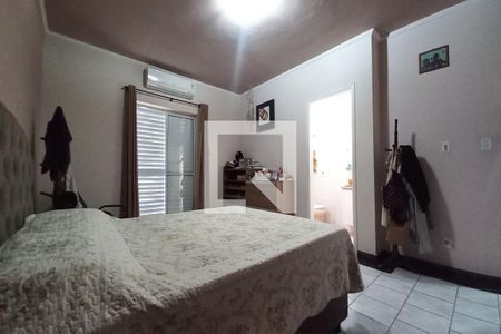 Casa à venda com 220m², 4 quartos e 3 vagasQuarto 3 - Suíte