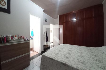 Casa à venda com 220m², 4 quartos e 3 vagasQuarto 3 - Suíte