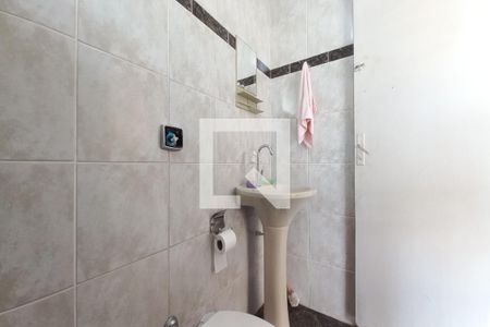 Casa à venda com 220m², 4 quartos e 3 vagasBanheiro de Serviço 