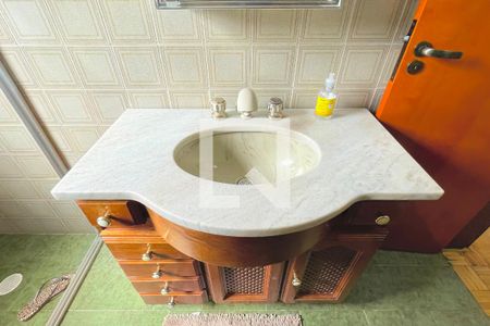 Casa à venda com 231m², 3 quartos e 4 vagasBanheiro da Suíte