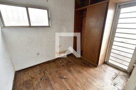 Casa à venda com 450m², 4 quartos e 4 vagasQuarto de Serviço