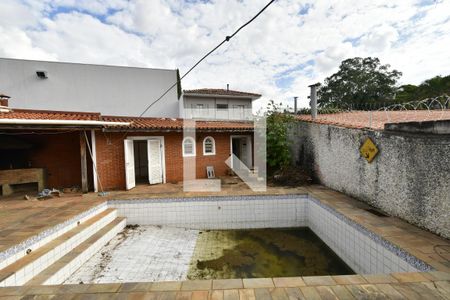 Casa à venda com 450m², 4 quartos e 4 vagasPiscina