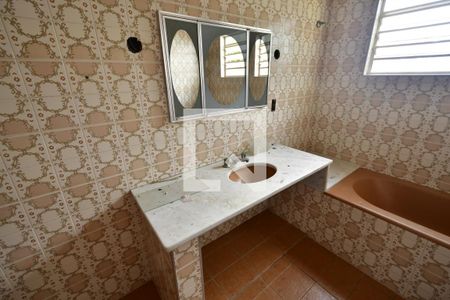 Casa à venda com 450m², 4 quartos e 4 vagasBanheiro Suíte