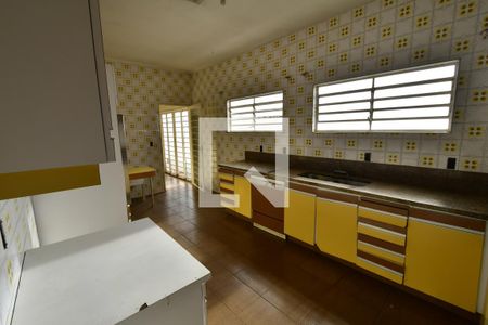 Casa à venda com 450m², 4 quartos e 4 vagasCozinha
