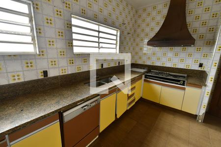 Casa à venda com 450m², 4 quartos e 4 vagasCozinha