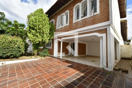 Casa à venda com 450m², 4 quartos e 4 vagasGaragem