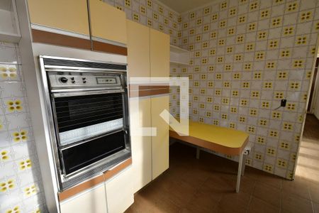 Casa à venda com 450m², 4 quartos e 4 vagasCozinha