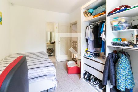 Casa de condomínio à venda com 550m², 4 quartos e 2 vagas Casa de condomínio à venda com 550m², 4 quartos e 2 vagasQuarto 4