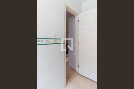 Casa de condomínio à venda com 550m², 4 quartos e 2 vagas Casa de condomínio à venda com 550m², 4 quartos e 2 vagasBanheiro Quarto 3