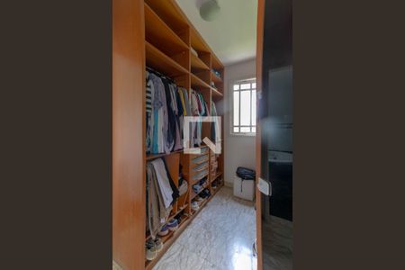 Casa de condomínio à venda com 550m², 4 quartos e 2 vagas Casa de condomínio à venda com 550m², 4 quartos e 2 vagasQuarto 2