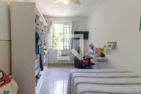 Casa de condomínio à venda com 550m², 4 quartos e 2 vagas Casa de condomínio à venda com 550m², 4 quartos e 2 vagasQuarto 4